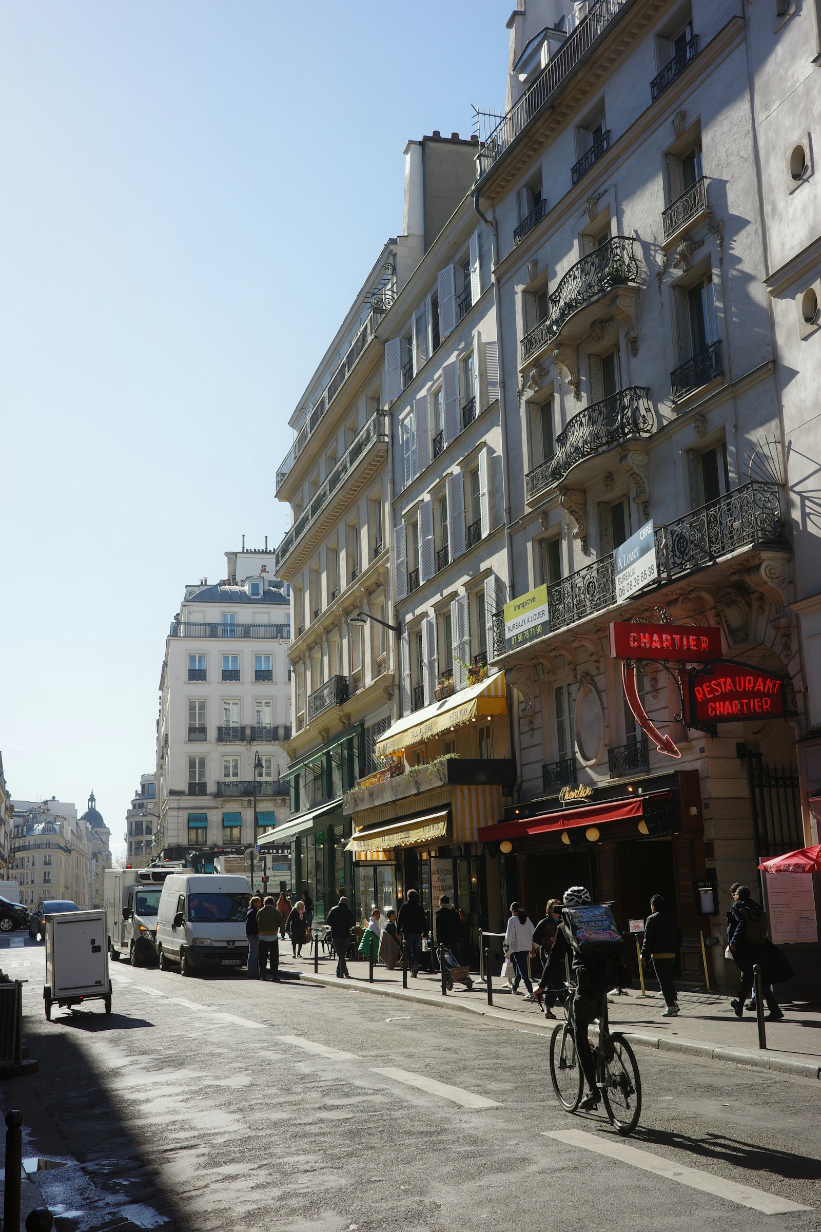 Scène urbaine éditoriale